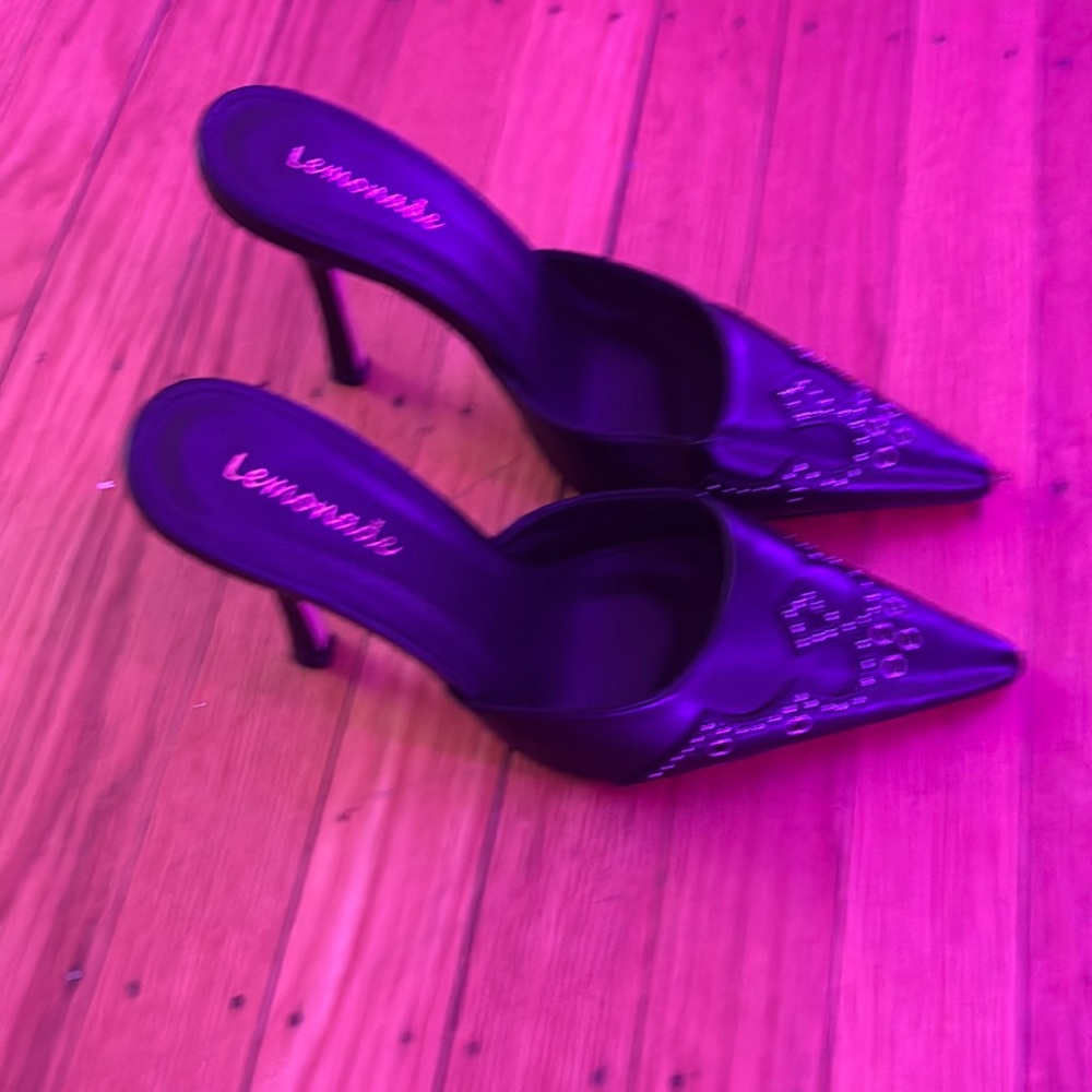 black heels! 👠🖤